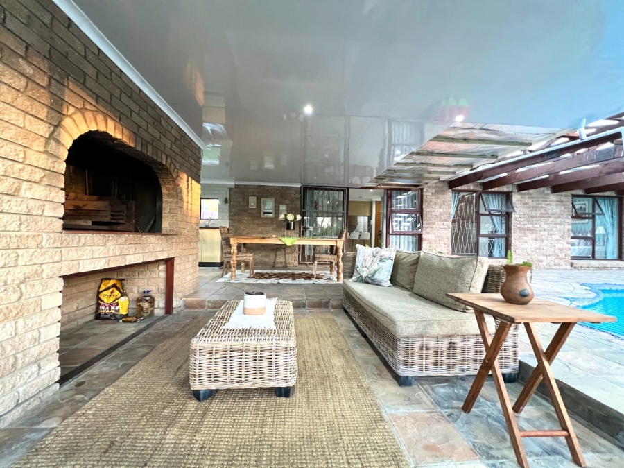 4 Bedroom Property for Sale in Walmer Downs Eastern Cape